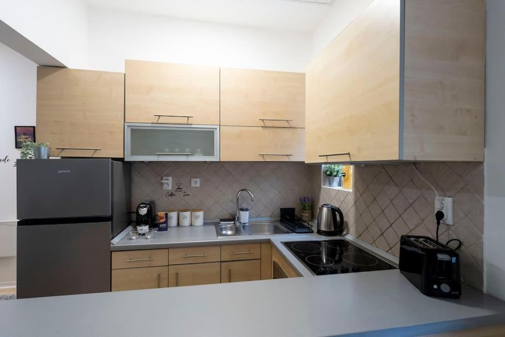 Apartamento Train 23 Belgrado Exterior foto