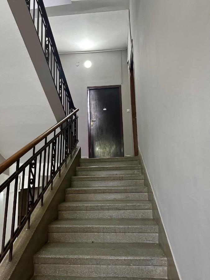 Apartamento Train 23 Belgrado Exterior foto