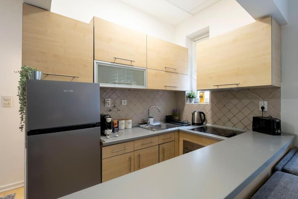 Apartamento Train 23 Belgrado Exterior foto